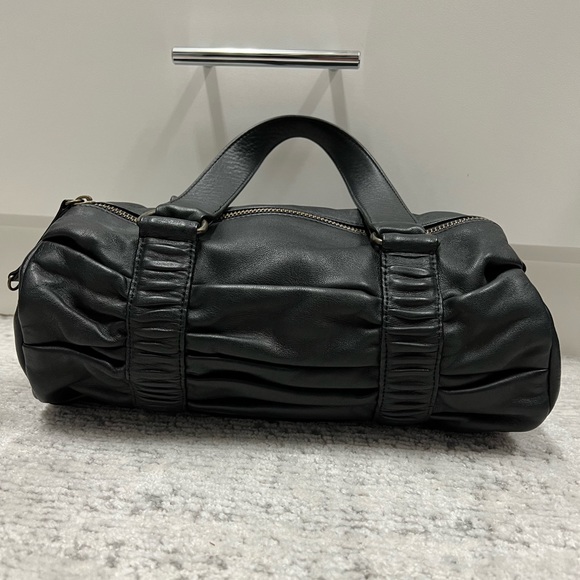 Cynthia Rowley Black Leather Barrel Bag - Picture 3 of 14